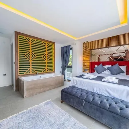 Villa Sleeps 8 With Pool Air Con And Wifi